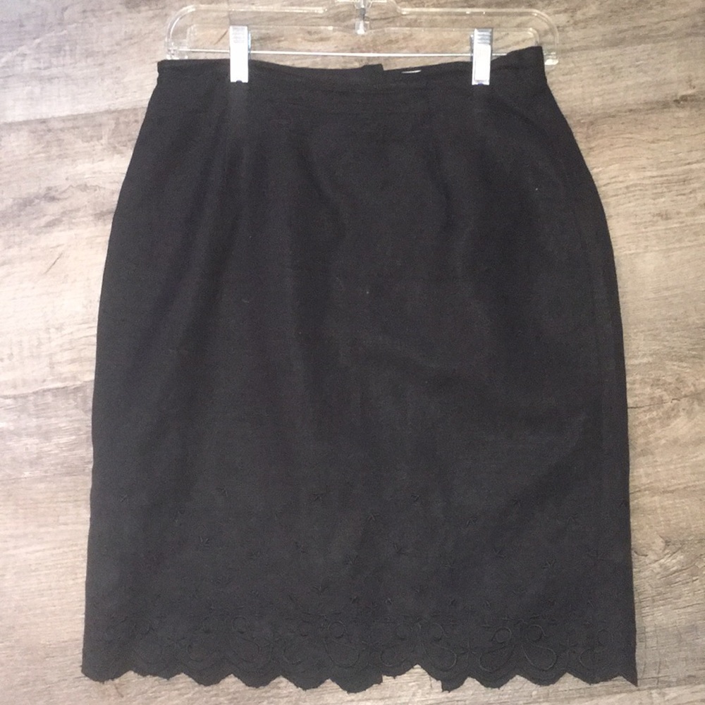 Linen embroidered skirt